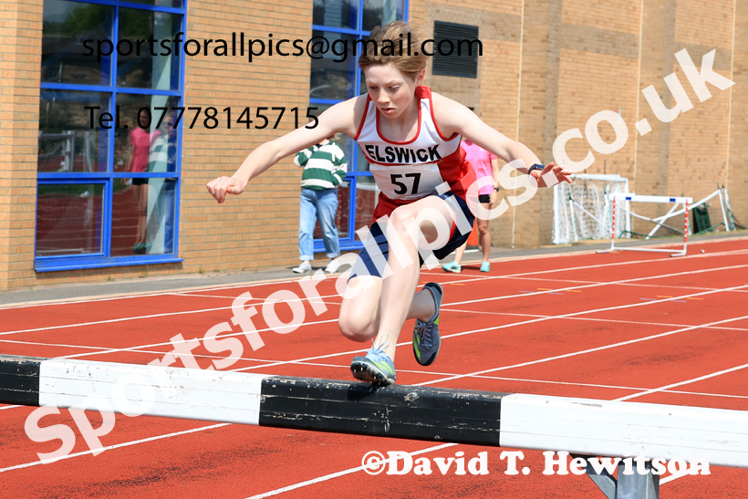 Steeplechase, 2026 Elswick Harriers Event, Wentworth, Hexham. Photo: David T. Hewitson/Sports for All Pics